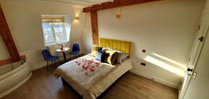 Angel Townhouse - image 2