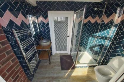 Angel Townhouse - image 9