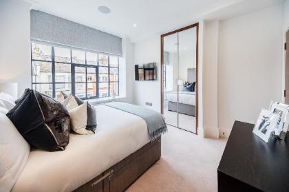 Designer 2 Bed Apartment in Riverside development London 