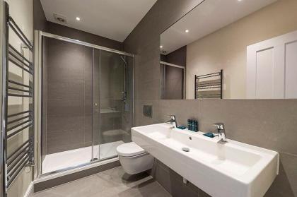 Bright Three Bedroom Apartment in Hammersmith - 37 - image 20