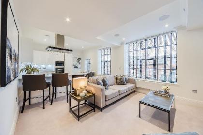 2 Bed Apartment 1st floor- Gated Riverside luxury London