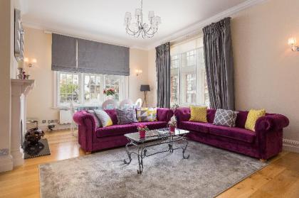 5-bedroom next to Selfridges