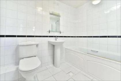 Euro Hotel - image 13