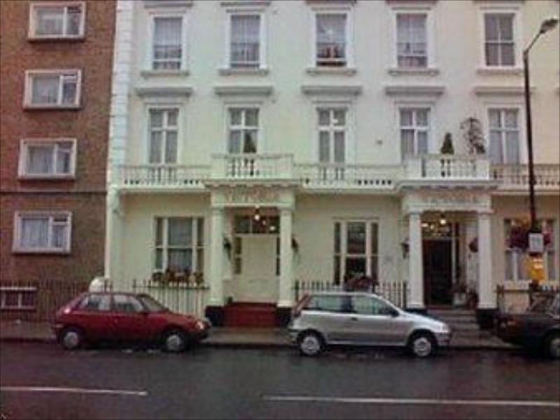 Victoria Inn London - main image