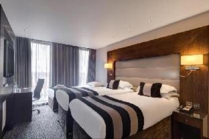 Park Grand London Heathrow - image 24