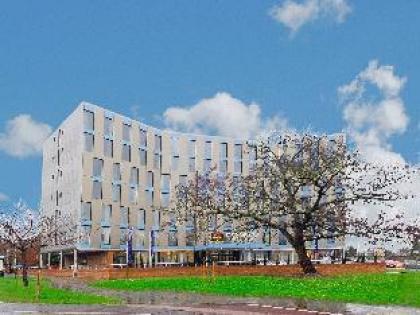 Park Grand London Heathrow - image 27