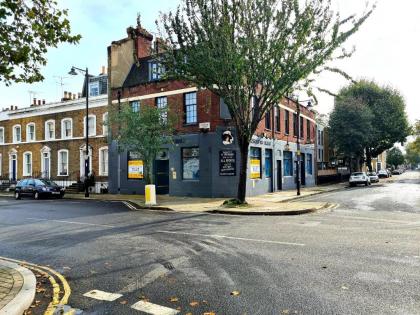 Angel Townhouse - image 10