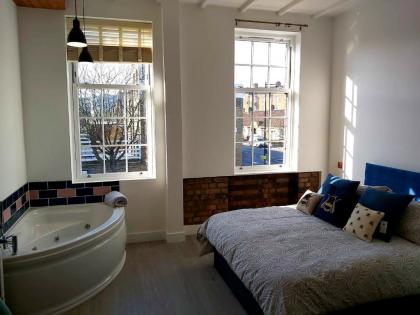 Angel Townhouse - image 9