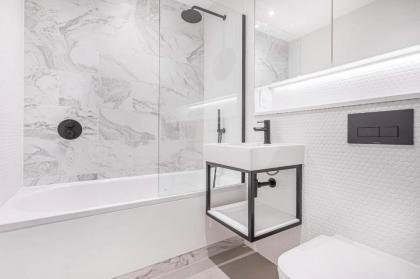 Royal Kensington - Standard 3 bed - image 17