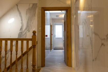 Burren London Hotel - image 11