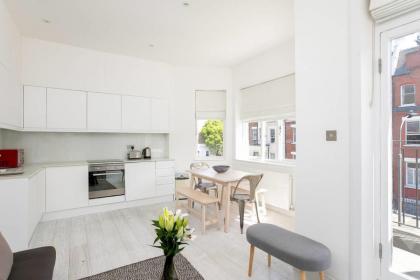 GuestReady - West Kensington Home wBalcony