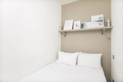 GuestReady - West Kensington Home wBalcony - image 21