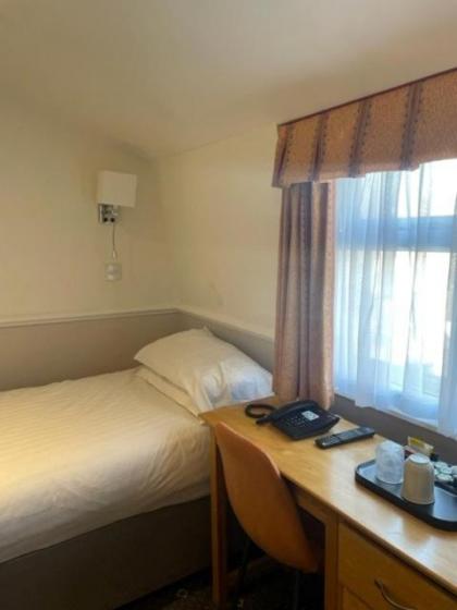Hyde Park Radnor Hotel B&B - image 27