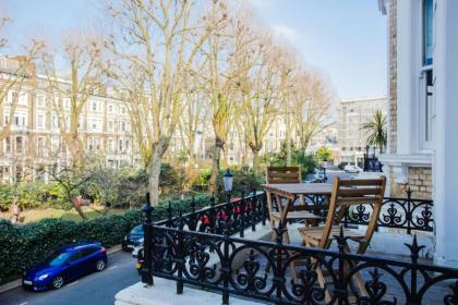 Modern & Spacious 1 Bedroom Apartment in London - image 23