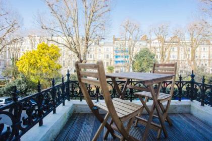 Modern & Spacious 1 Bedroom Apartment in London - image 28