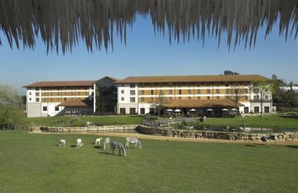 Chessington Hotel - image 17