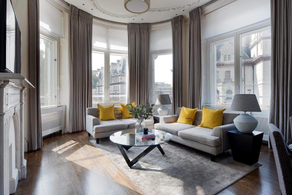 Grosvenor Gardens by CAPITAL - image 3