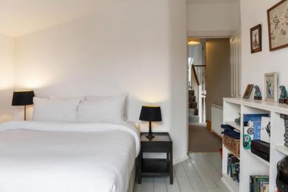 Lovely 4-Bedroom House near Portobello - image 21