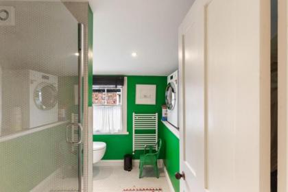 Lovely 4-Bedroom House near Portobello - image 28