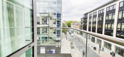 Two Bed Serviced Apt in Old Street - image 14