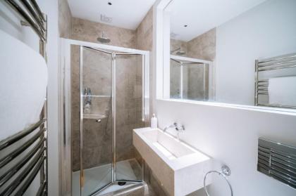 Sir Hans Sloane Apartments - image 25