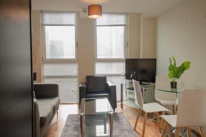 One Bed Serviced Apartment Moorgate - image 21