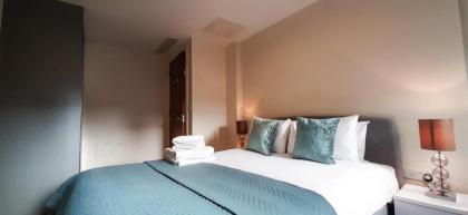 One Bed Serviced Apartment Moorgate - image 22