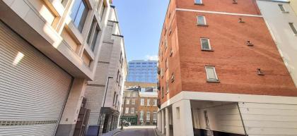 One Bed Serviced Apartment Moorgate - image 26