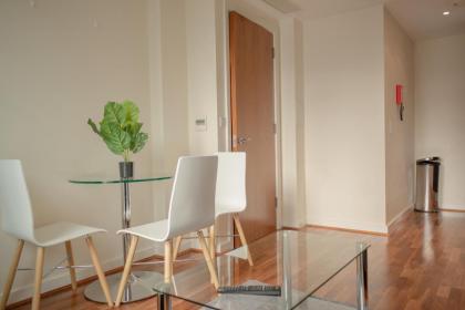 One Bed Serviced Apartment Moorgate - image 30