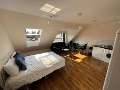 RC Airport Rooms - image 21