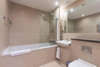 Bright and Modern 3 Bed Apartment Hyde Park Central London - image 29