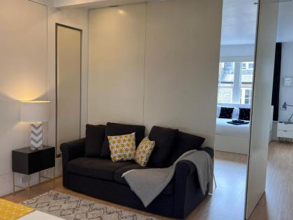Luxury Apartment in Belsize Park - image 28