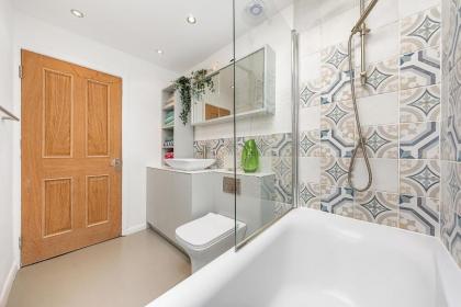 Veeve - Cosy in the Heart of Angel - image 22