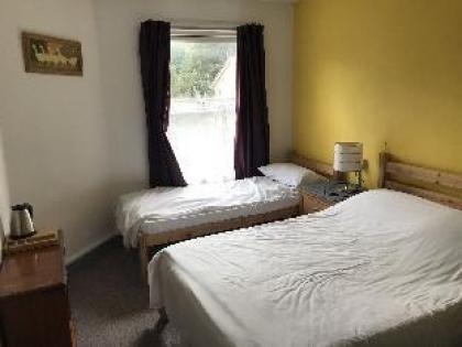 HARLOW INTERNATIONAL HOSTEL - image 22