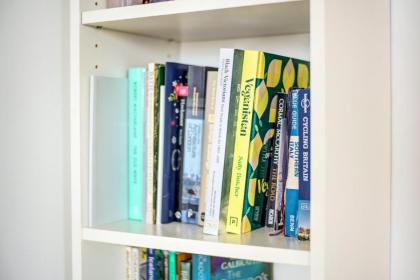 GuestReady - Penthouse Flat in Trendy Peckham - image 22