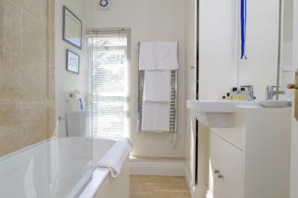 Notting Hill Light & Airy - image 21