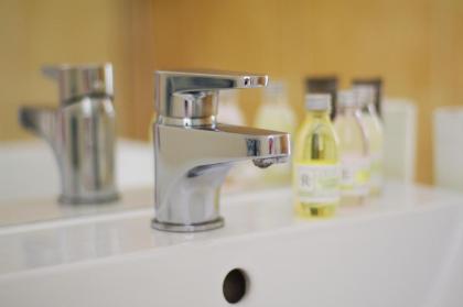 Notting Hill Light & Airy - image 22