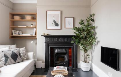 The Leicester Square Apartment By Hok Living - image 24