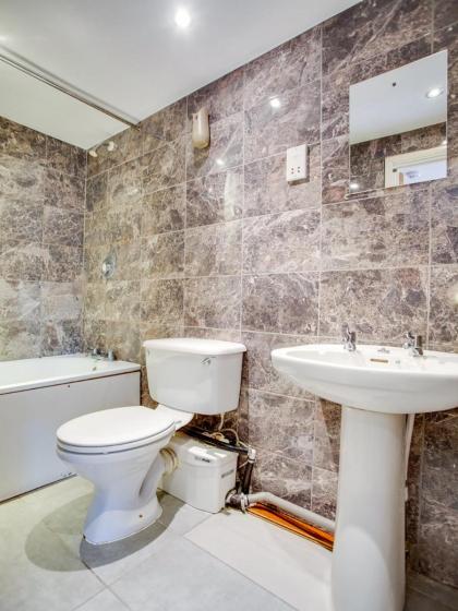 OYO Somerset Hotel Baker Street London - image 29