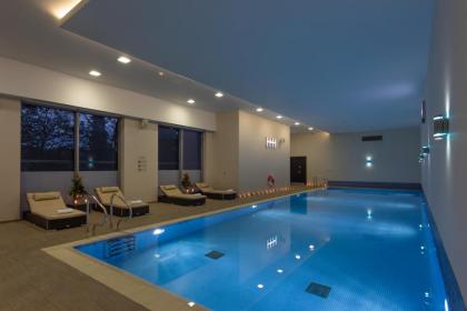 Heston Hyde Hotel - image 21