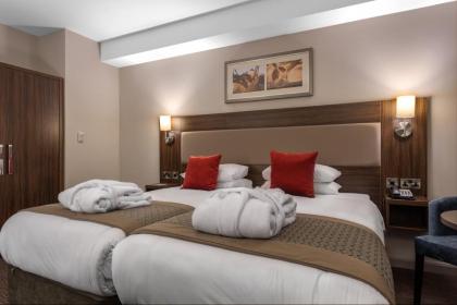 Heston Hyde Hotel - image 23