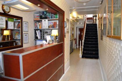 Falcon Hotel