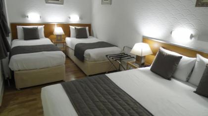 Falcon Hotel - image 12