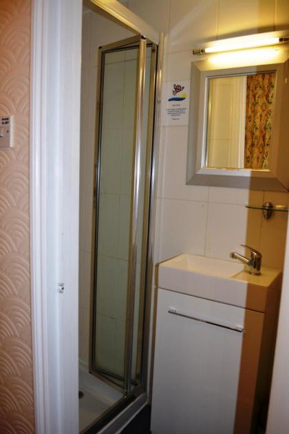 Falcon Hotel - image 2