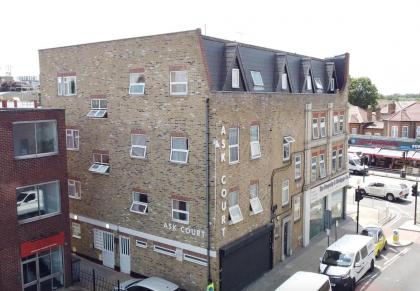Ilford Central Luxury Apartments - image 23