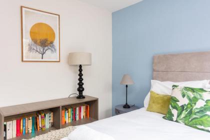 Spacious Central 3 Bedroom Apartment in Old Street - image 25