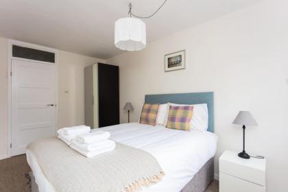 Spacious Central 3 Bedroom Apartment in Old Street - image 29