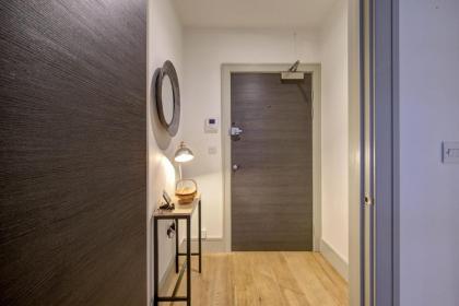 Heart of Whitechapel - A Stay Kindred Home w AC hosted by GuestReady - image 26