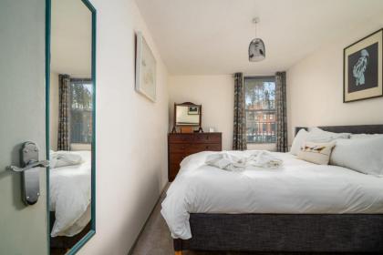 GuestReady - Beautiful 2BR Townhouse w Garden - image 28