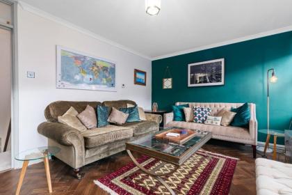 GuestReady - Beautiful 2BR Townhouse w Garden - image 8